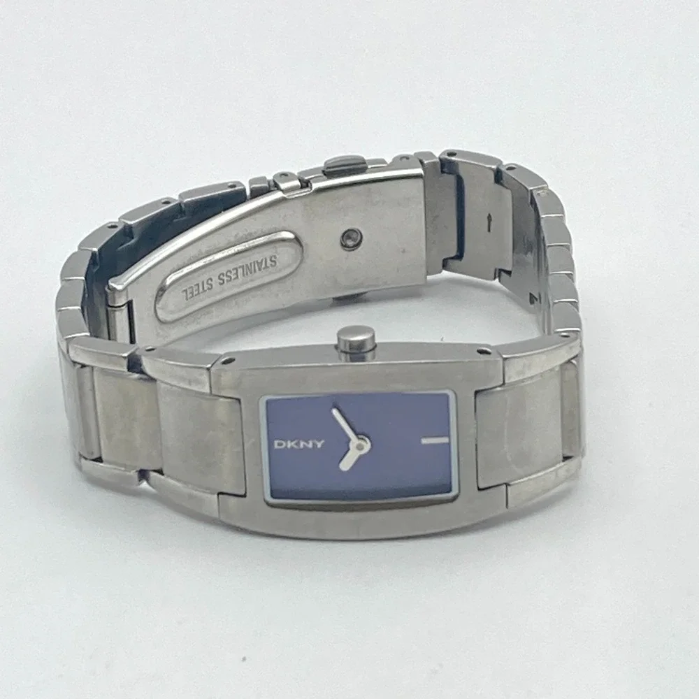 DKNY Women's Watch 17mm Brushed Silver Tone Blue Dial WR New Battery SMALL 6